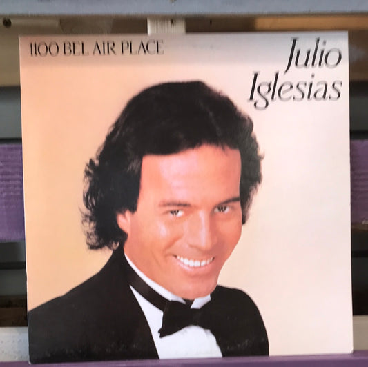 - Julio Iglesias - 1100 Bel Air Place - Vinyl Record -